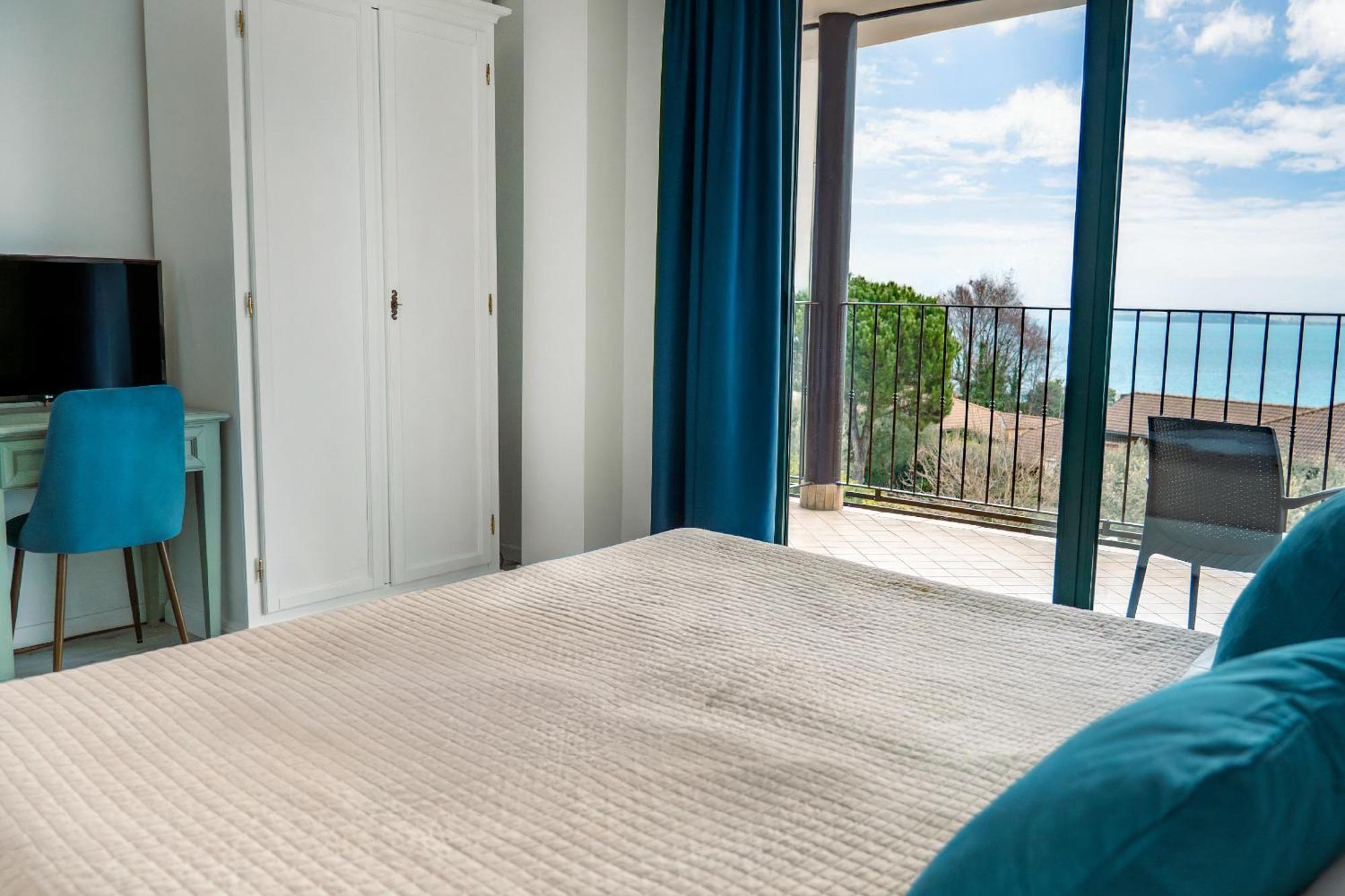 Ahg Riva Del Sole Hotel - Adults Only Moniga del Garda Exterior foto